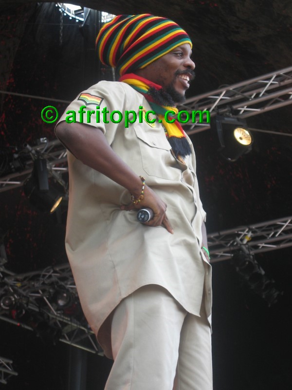 ../Images/Summerjam2005_4 123.jpg